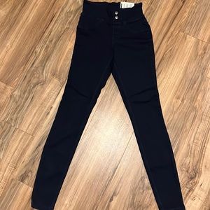 Xs denim skinny jeggings/leggings. New with tags black info wash